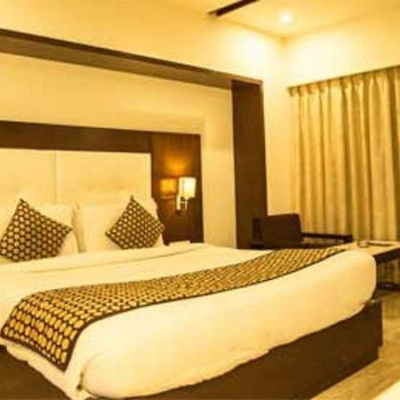 Hotel Grand Thakar Rajkot Exterior foto